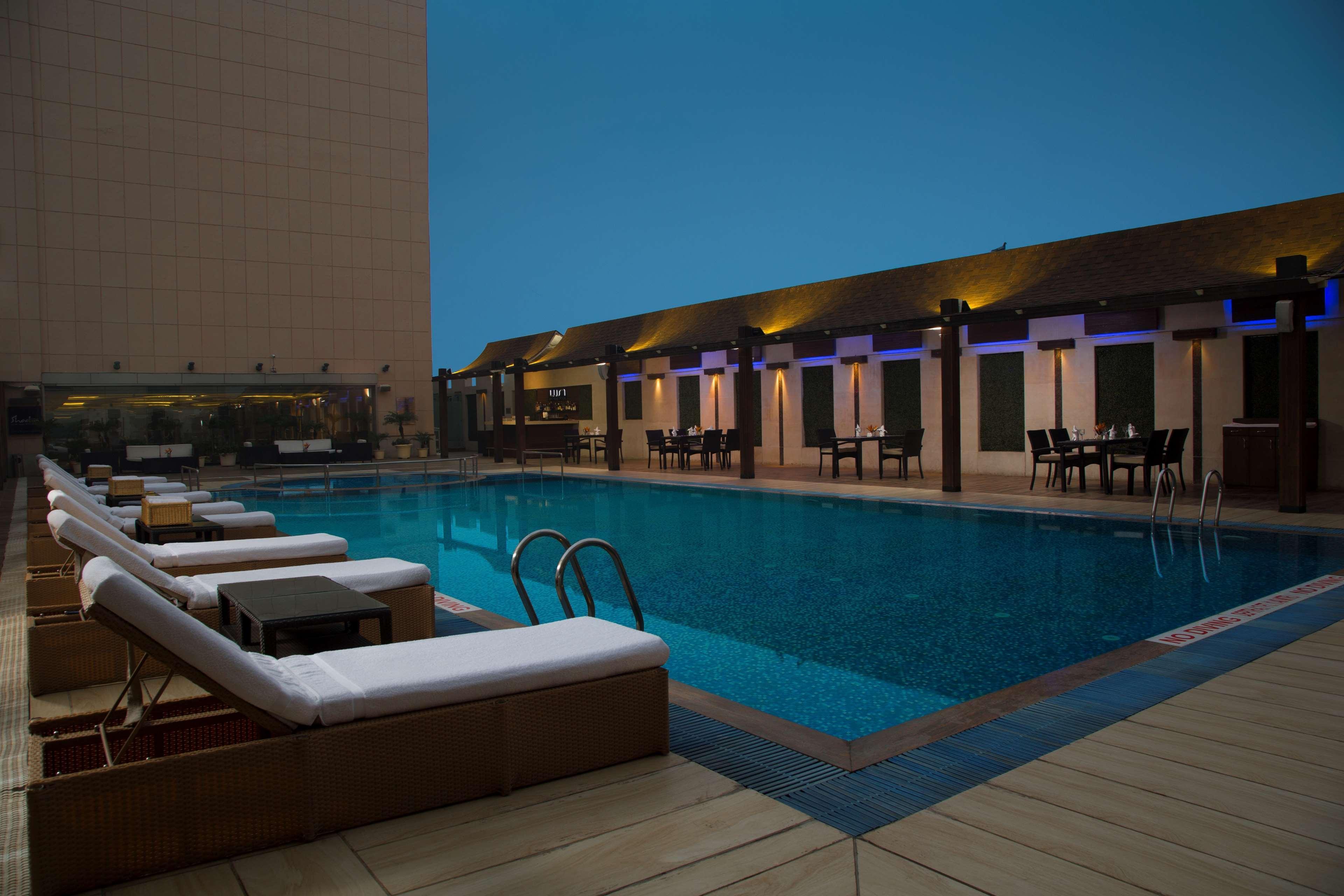 Hotel Radisson Blu Kaushambi Delhi Ncr Ghaziabad Exterior foto
