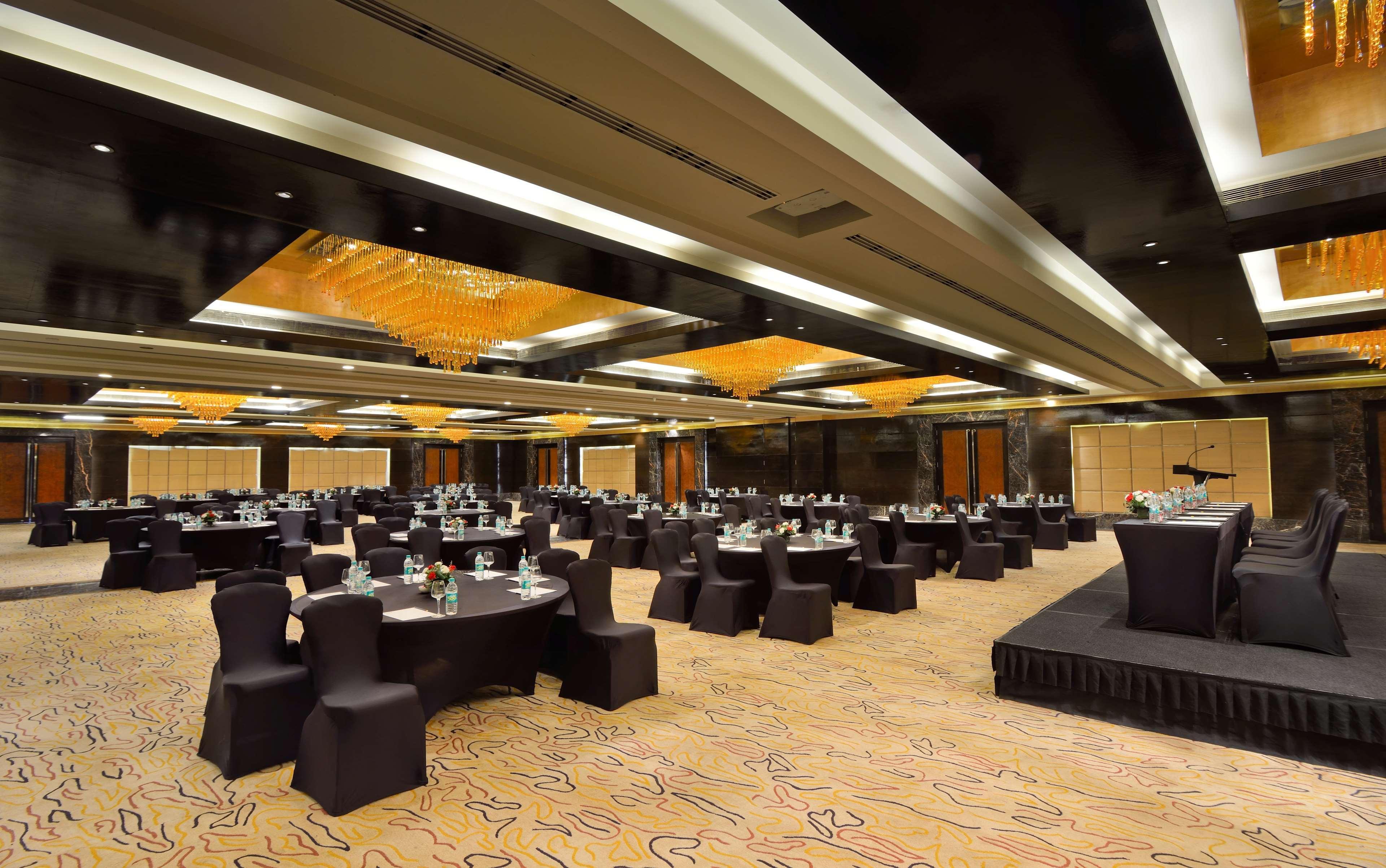 Hotel Radisson Blu Kaushambi Delhi Ncr Ghaziabad Exterior foto