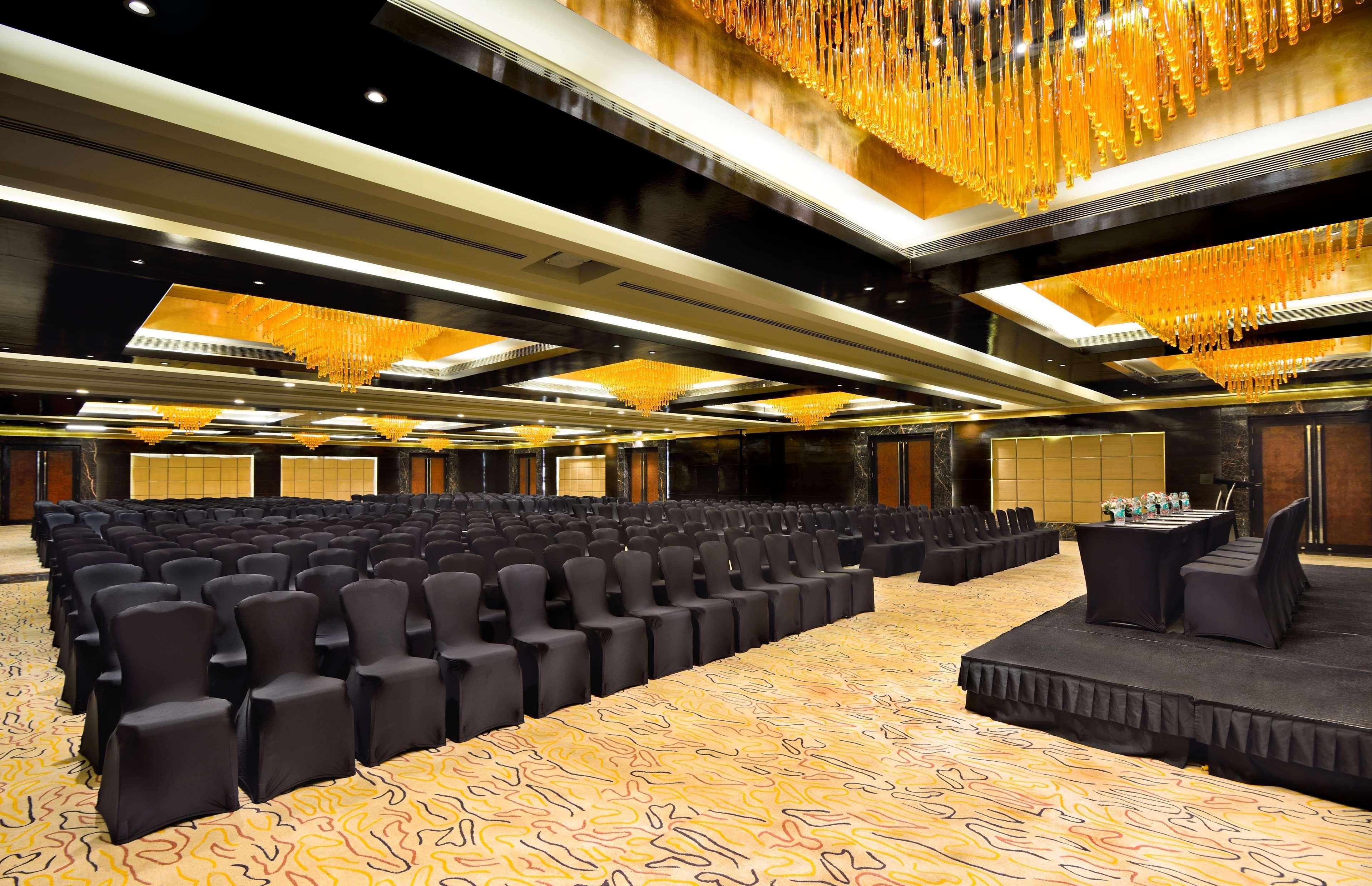 Hotel Radisson Blu Kaushambi Delhi Ncr Ghaziabad Exterior foto