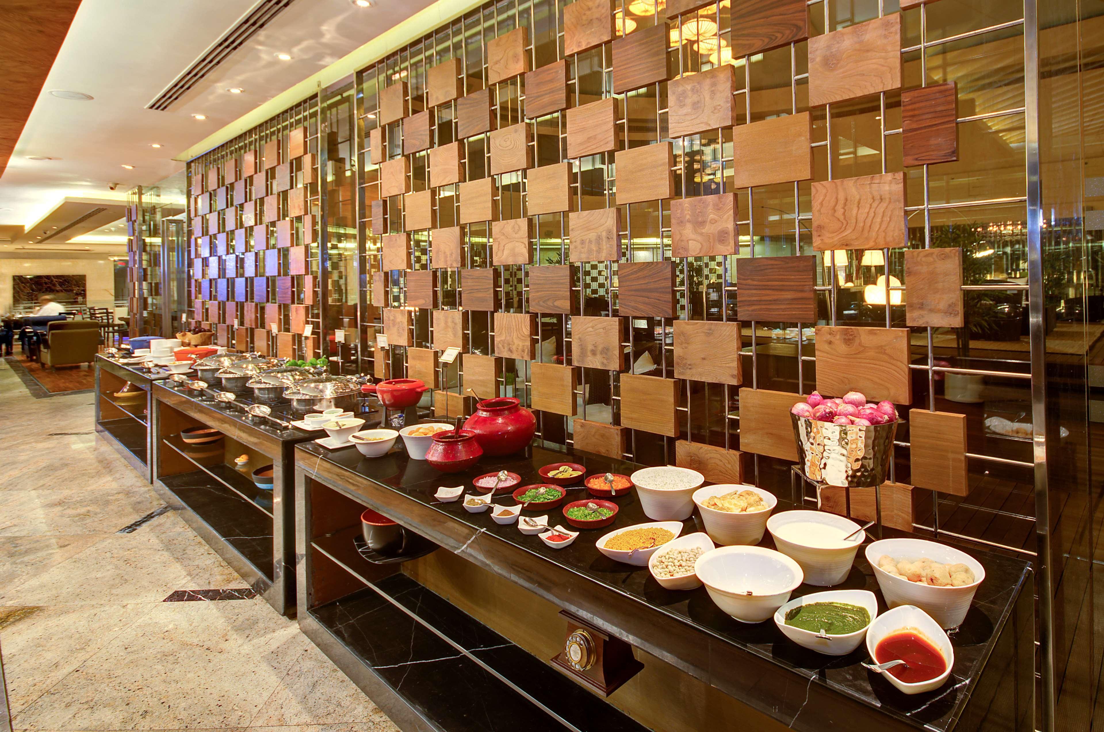 Hotel Radisson Blu Kaushambi Delhi Ncr Ghaziabad Exterior foto