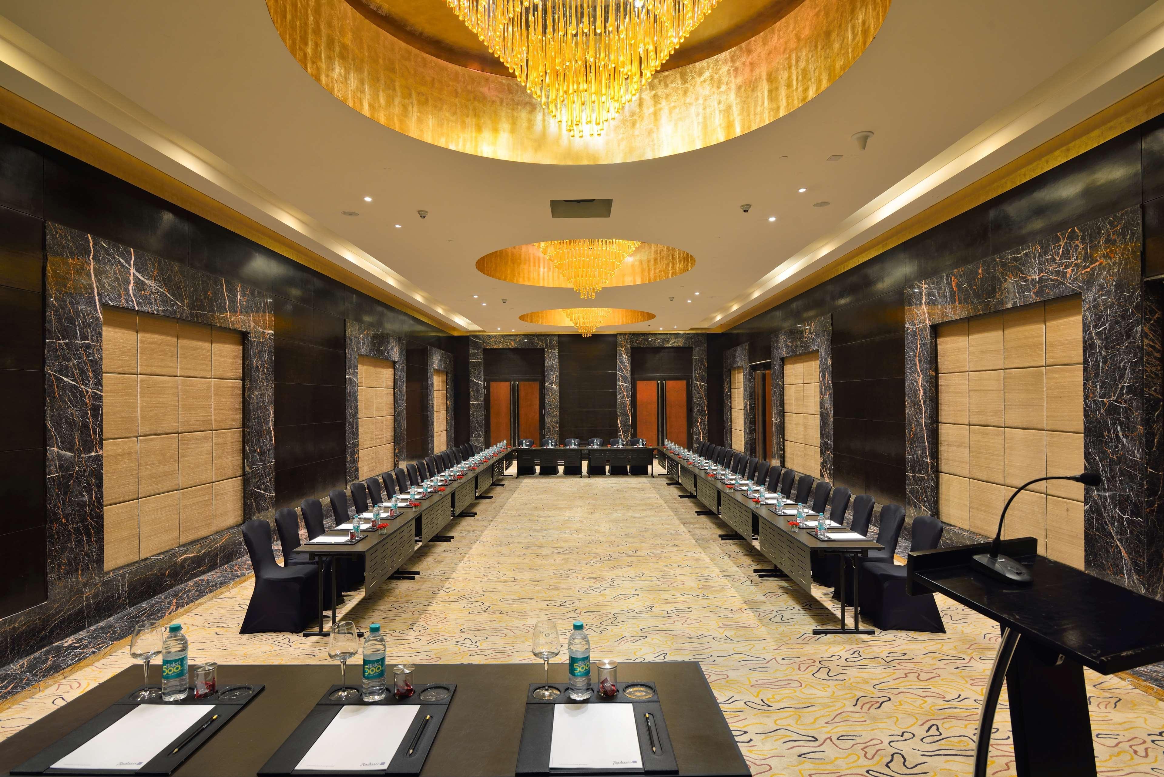 Hotel Radisson Blu Kaushambi Delhi Ncr Ghaziabad Exterior foto