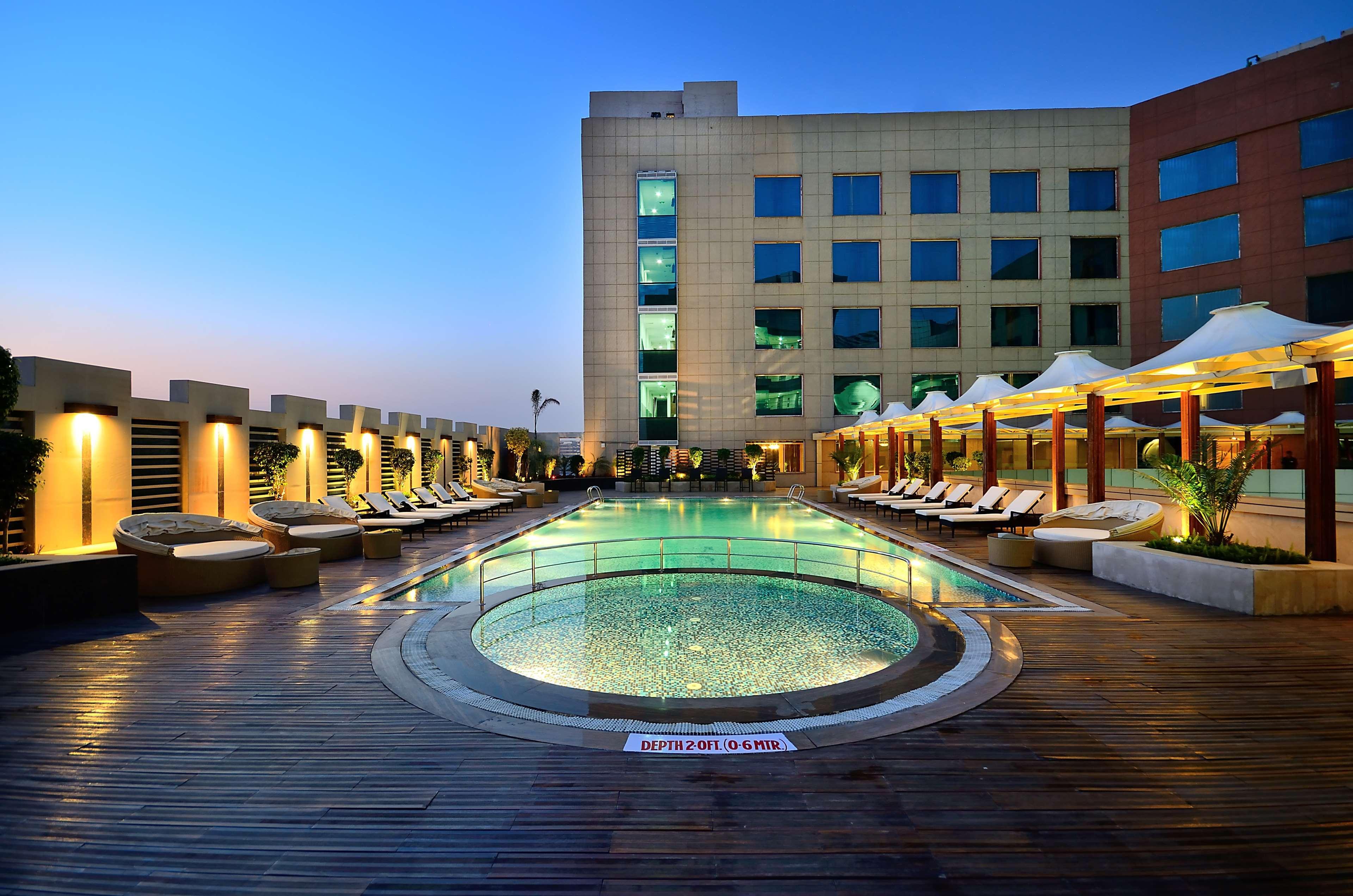 Hotel Radisson Blu Kaushambi Delhi Ncr Ghaziabad Exterior foto