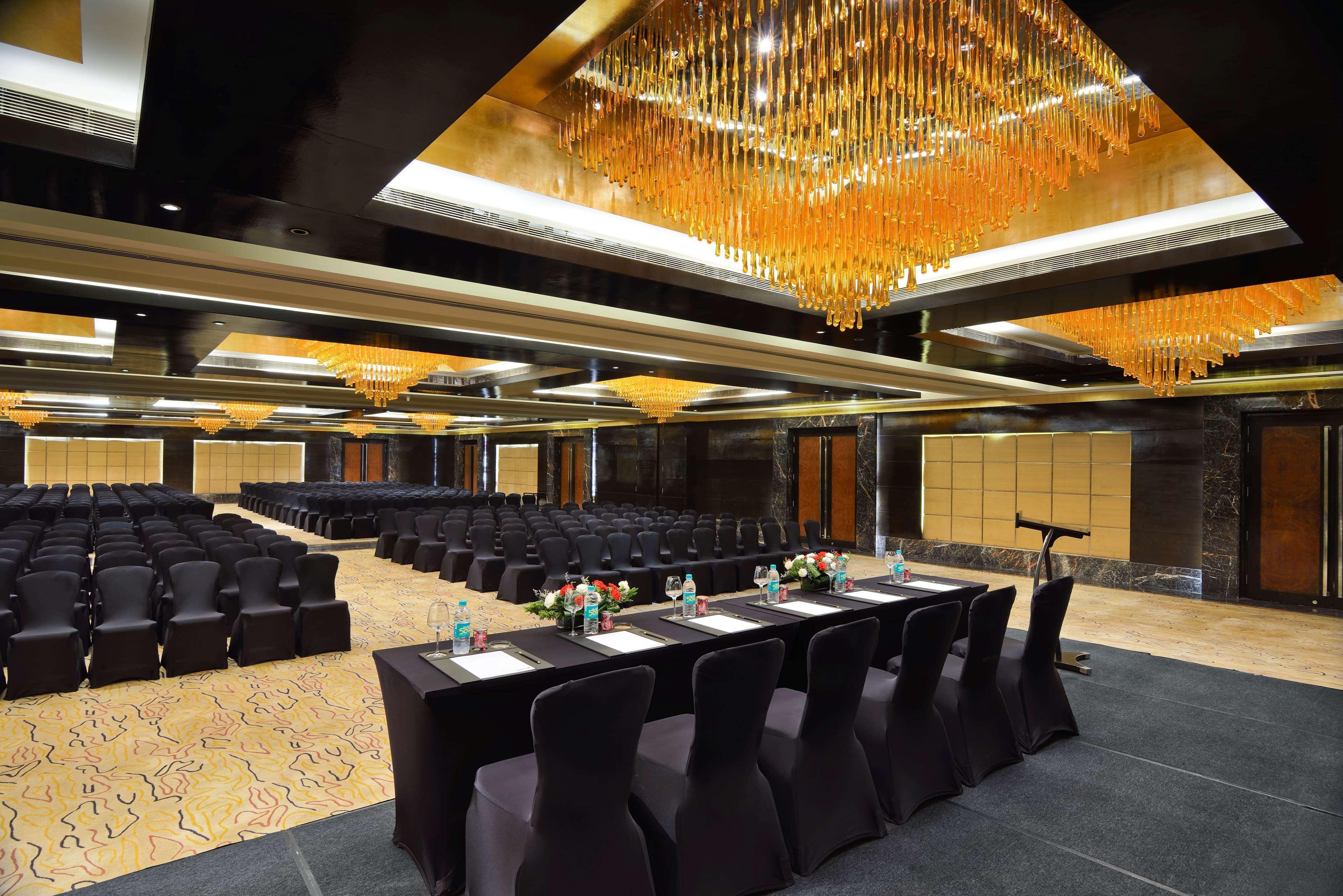 Hotel Radisson Blu Kaushambi Delhi Ncr Ghaziabad Exterior foto