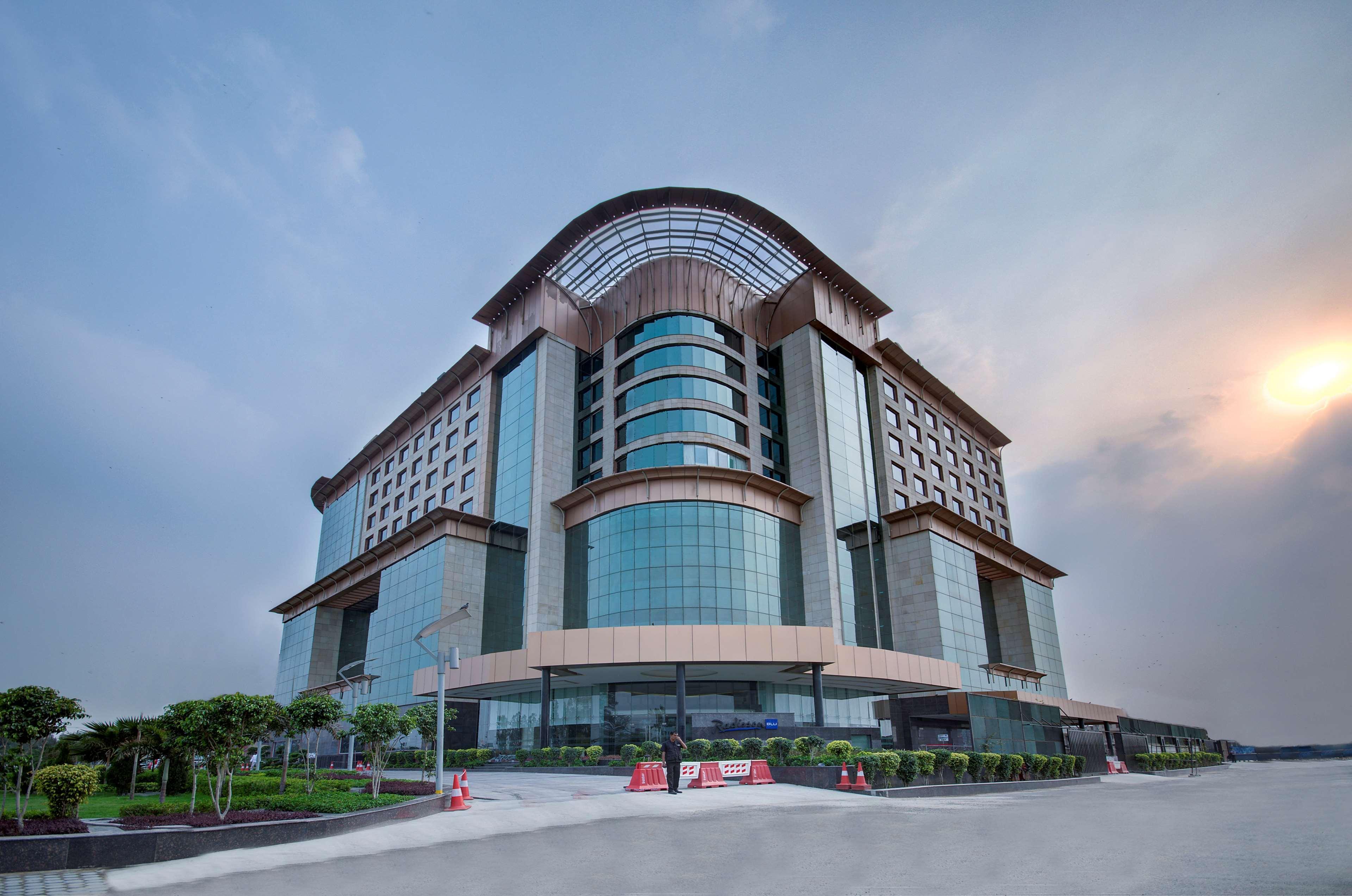 Hotel Radisson Blu Kaushambi Delhi Ncr Ghaziabad Exterior foto