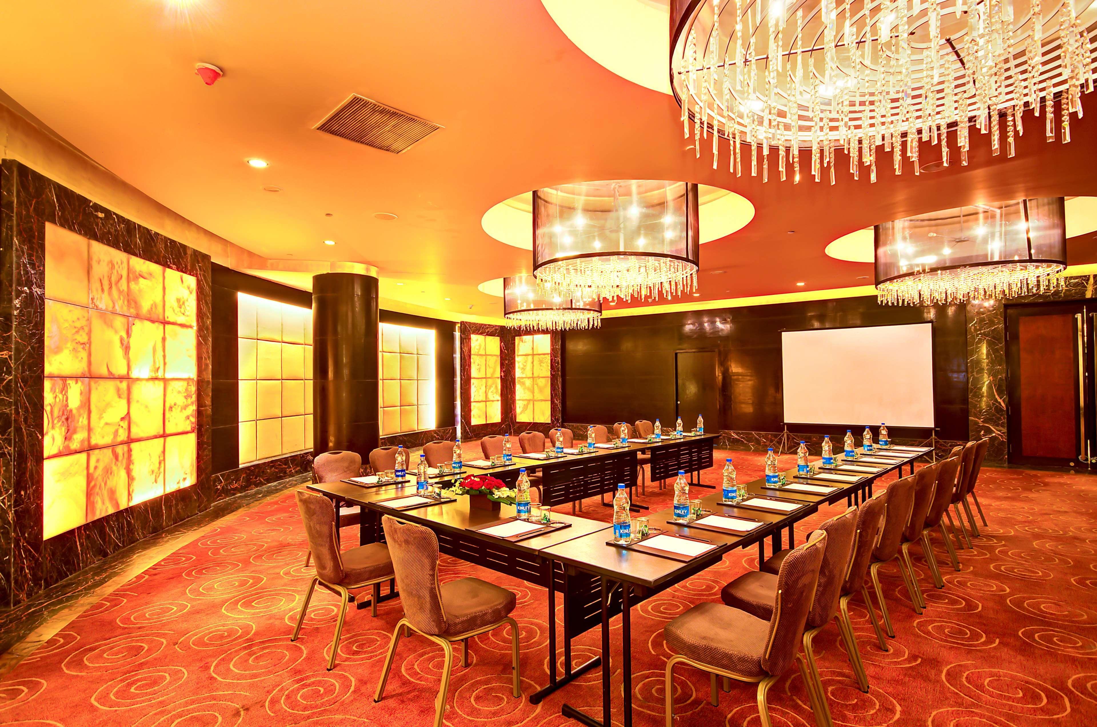 Hotel Radisson Blu Kaushambi Delhi Ncr Ghaziabad Exterior foto