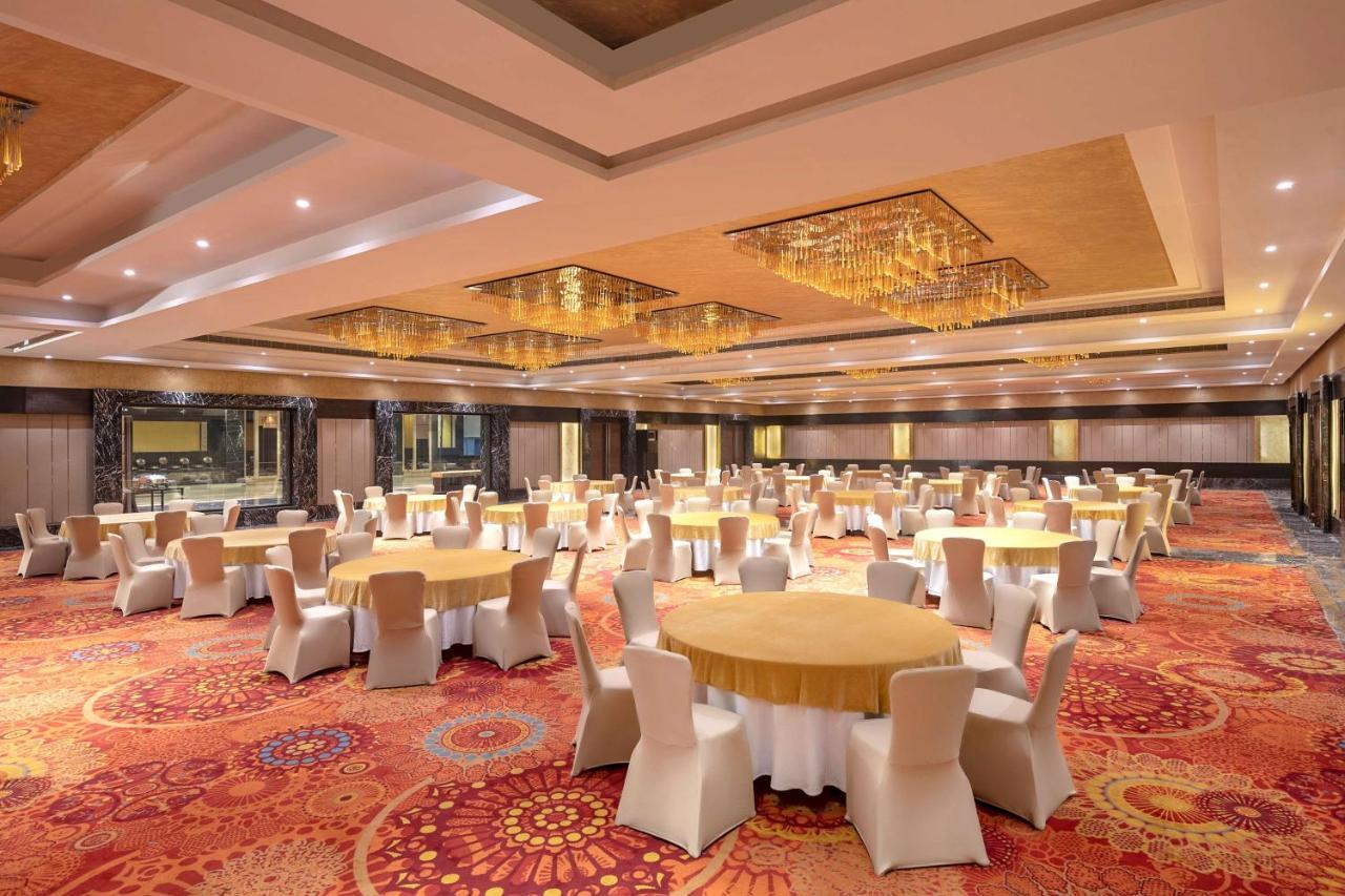 Hotel Radisson Blu Kaushambi Delhi Ncr Ghaziabad Exterior foto